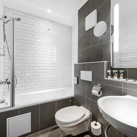 מלון Mercure Center 4*