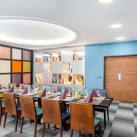 מלון Mercure Center 4*