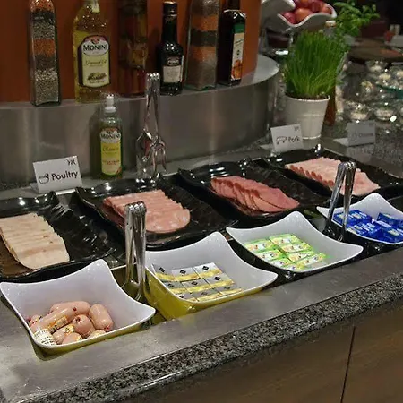 Mercure Center מלון 4*