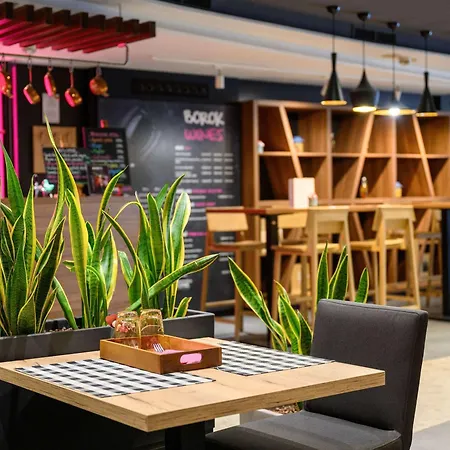 布达佩斯市中心美居酒店 4*