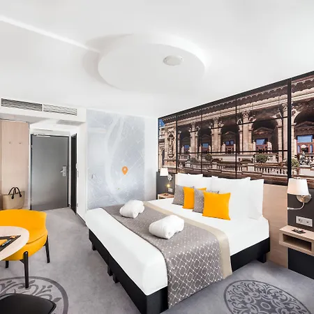 Mercure Center 4*