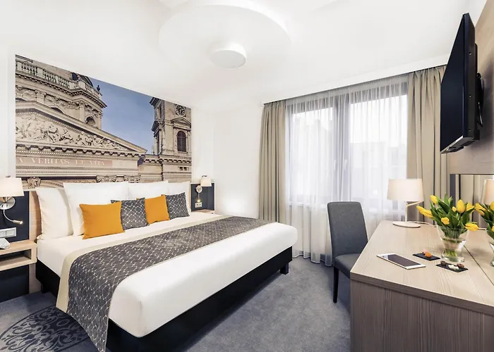 מלון Mercure Center
