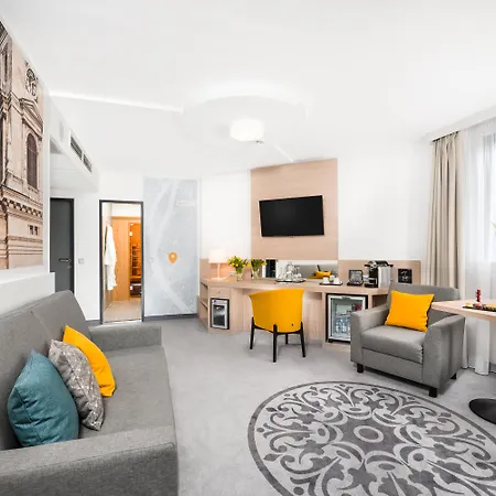 Mercure Center Hotel 4*
